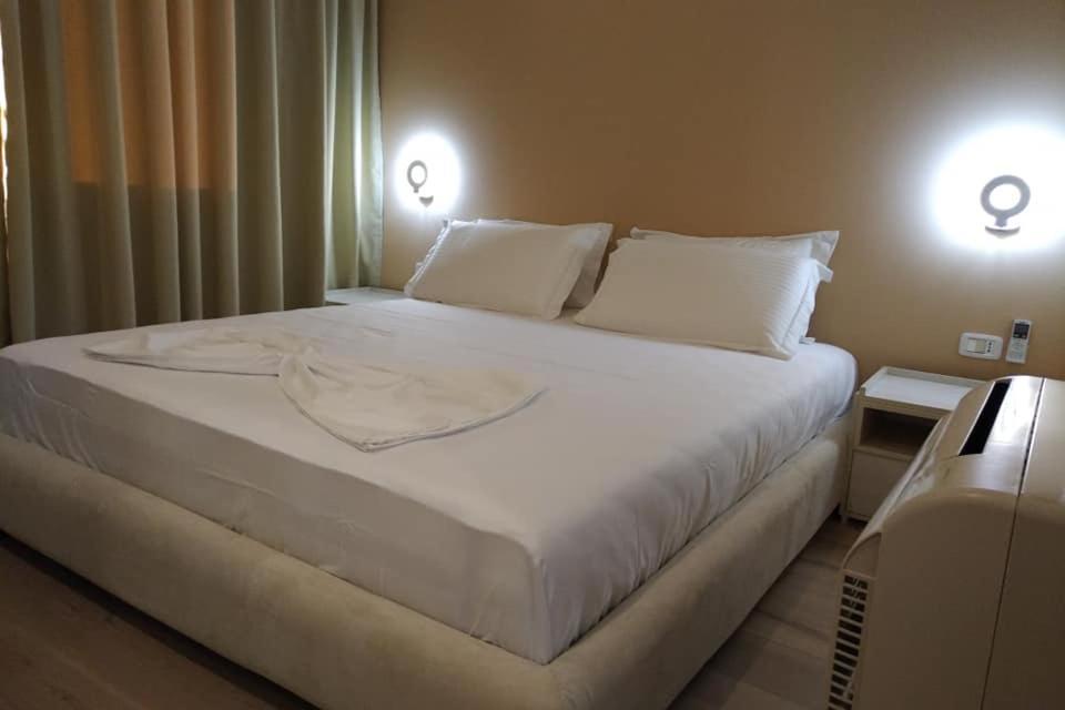 Deluxe Sea Apartment Vlorë Exterior foto