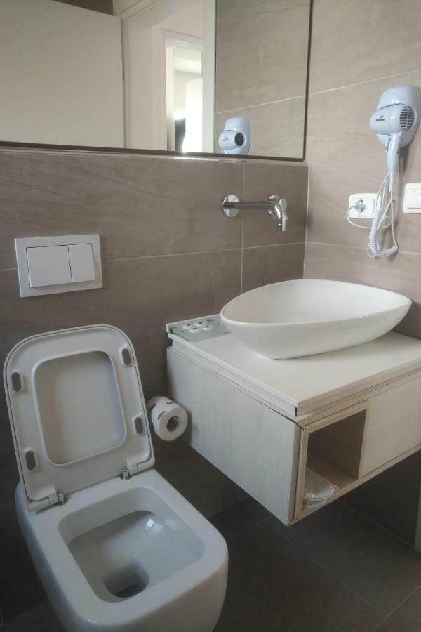 Deluxe Sea Apartment Vlorë Exterior foto